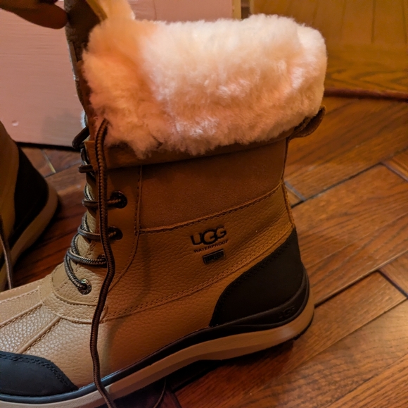 BRAND NEW (NEVER WORN) UGG Adirondack Tall Lace Up Boots - Picture 6 of 9